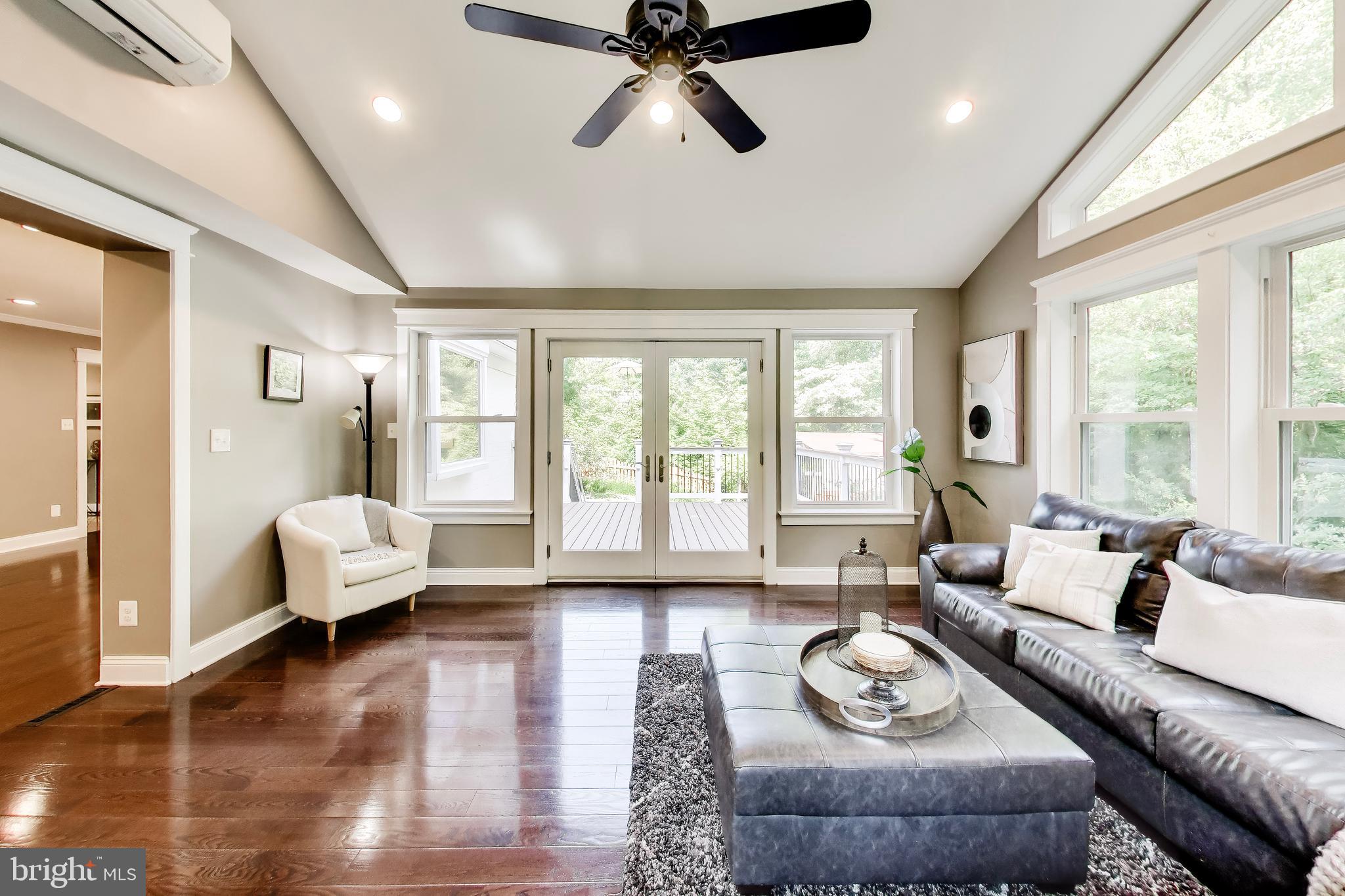 WILLOW WOODS - Residential