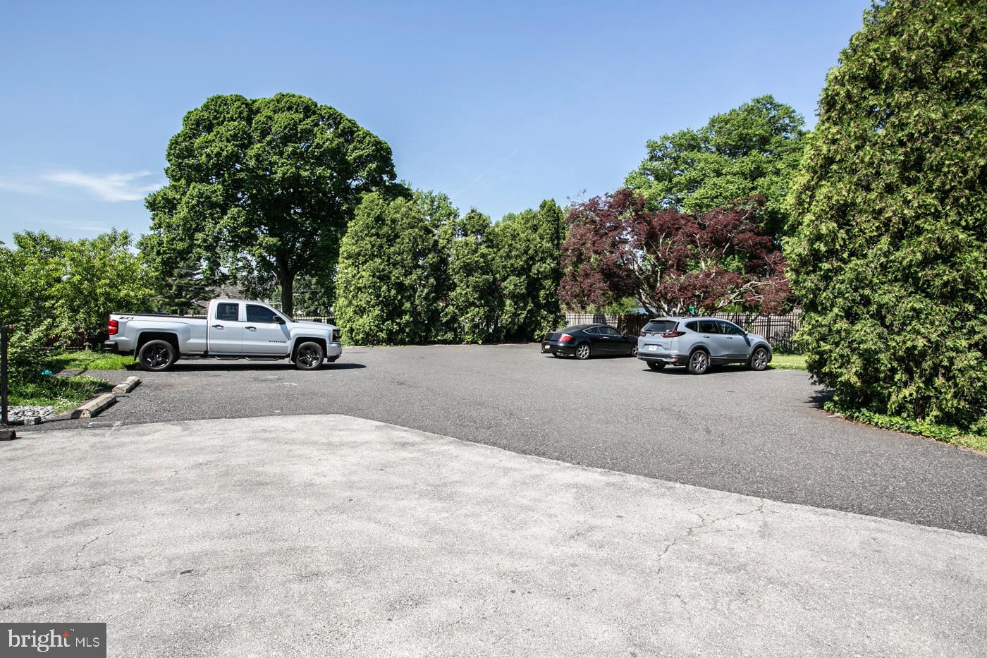 COLESTON - Commercial Sale