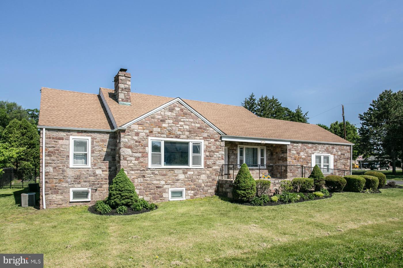 COLESTON - Commercial Sale