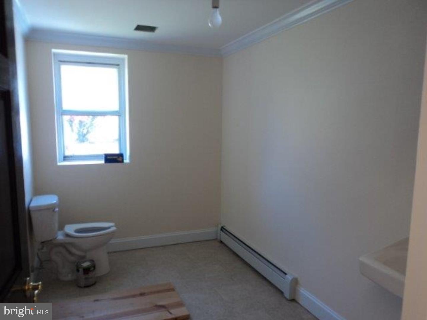 COLESTON - Commercial Sale