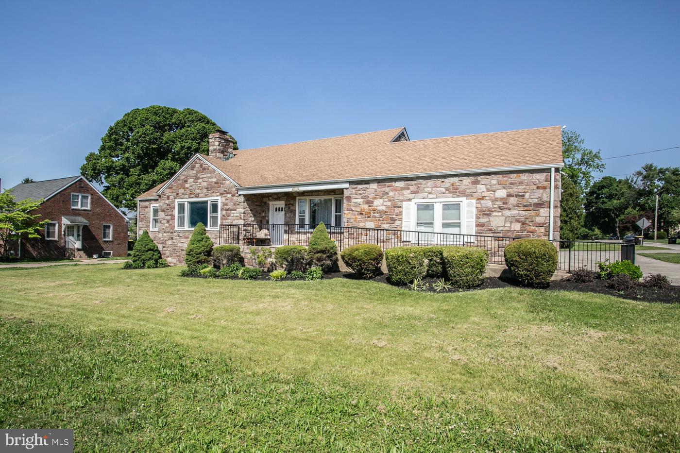 COLESTON - Commercial Sale