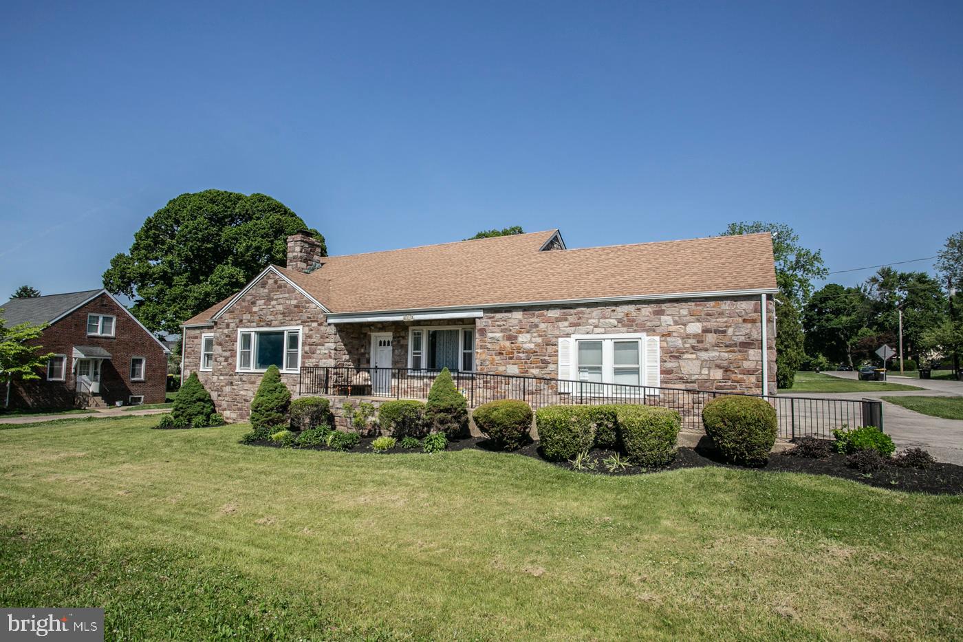 COLESTON - Commercial Sale