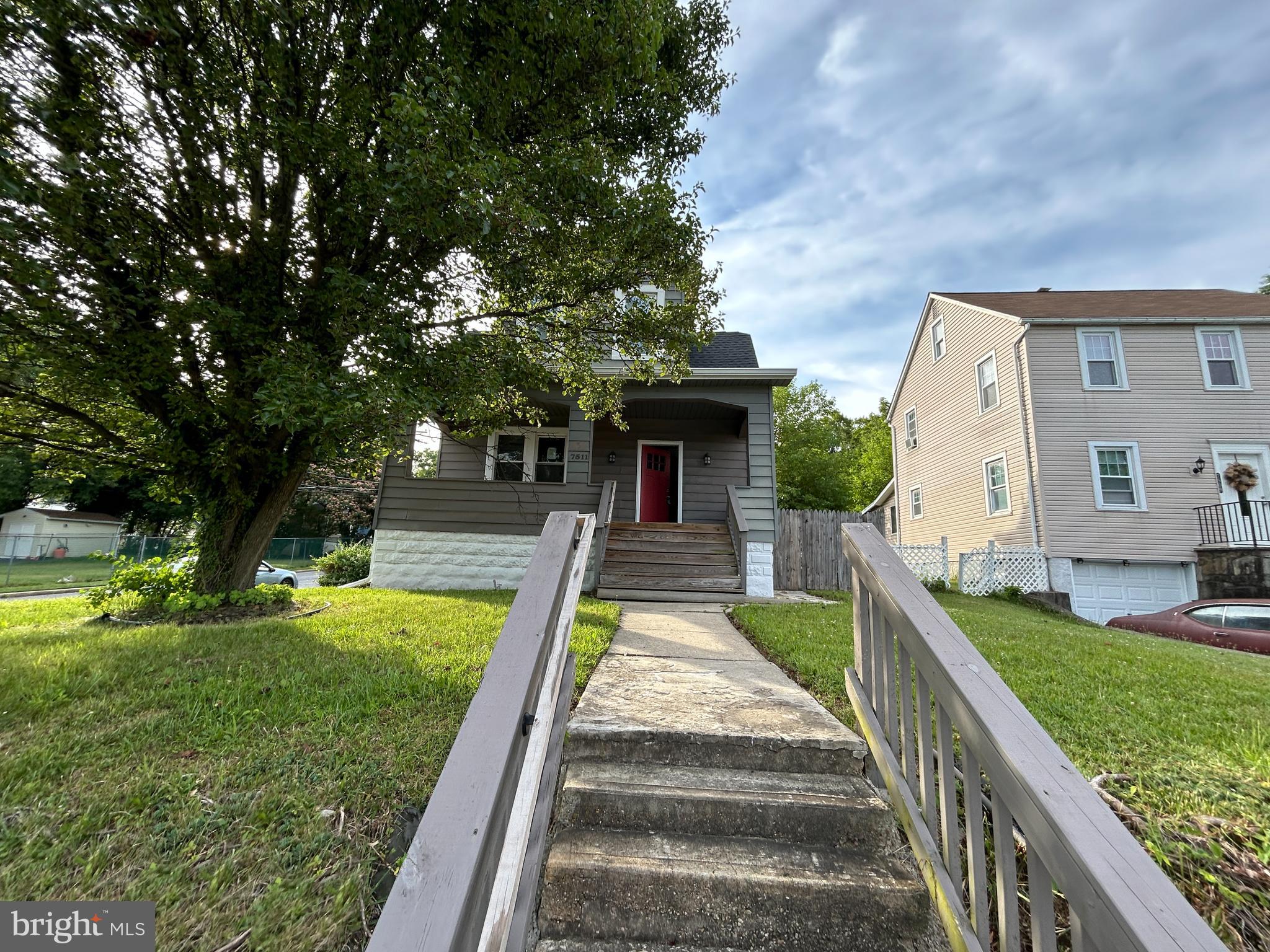 OAK CREST - Residential