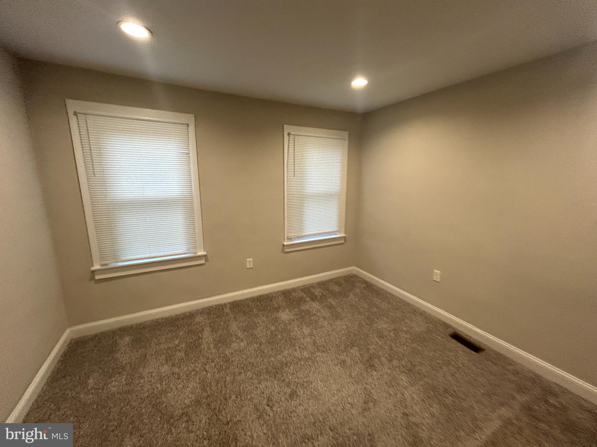 OAK CREST - Residential