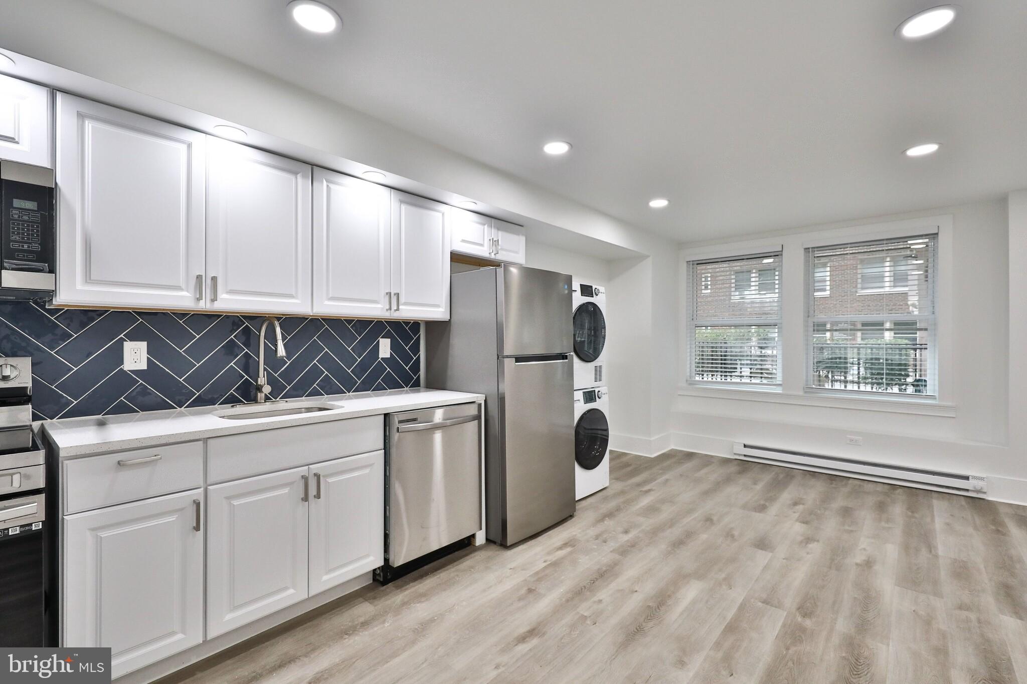 UNIVERSITY CITY - Residential Lease