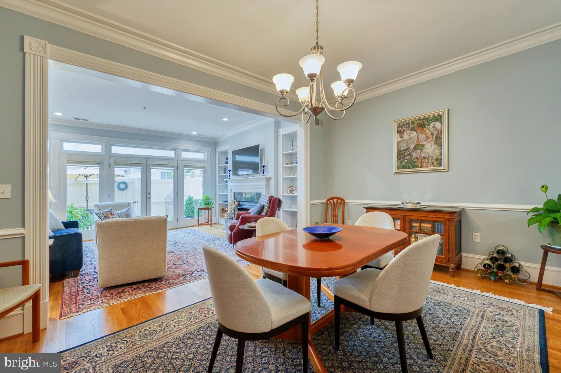 QUEENS ROW - Residential