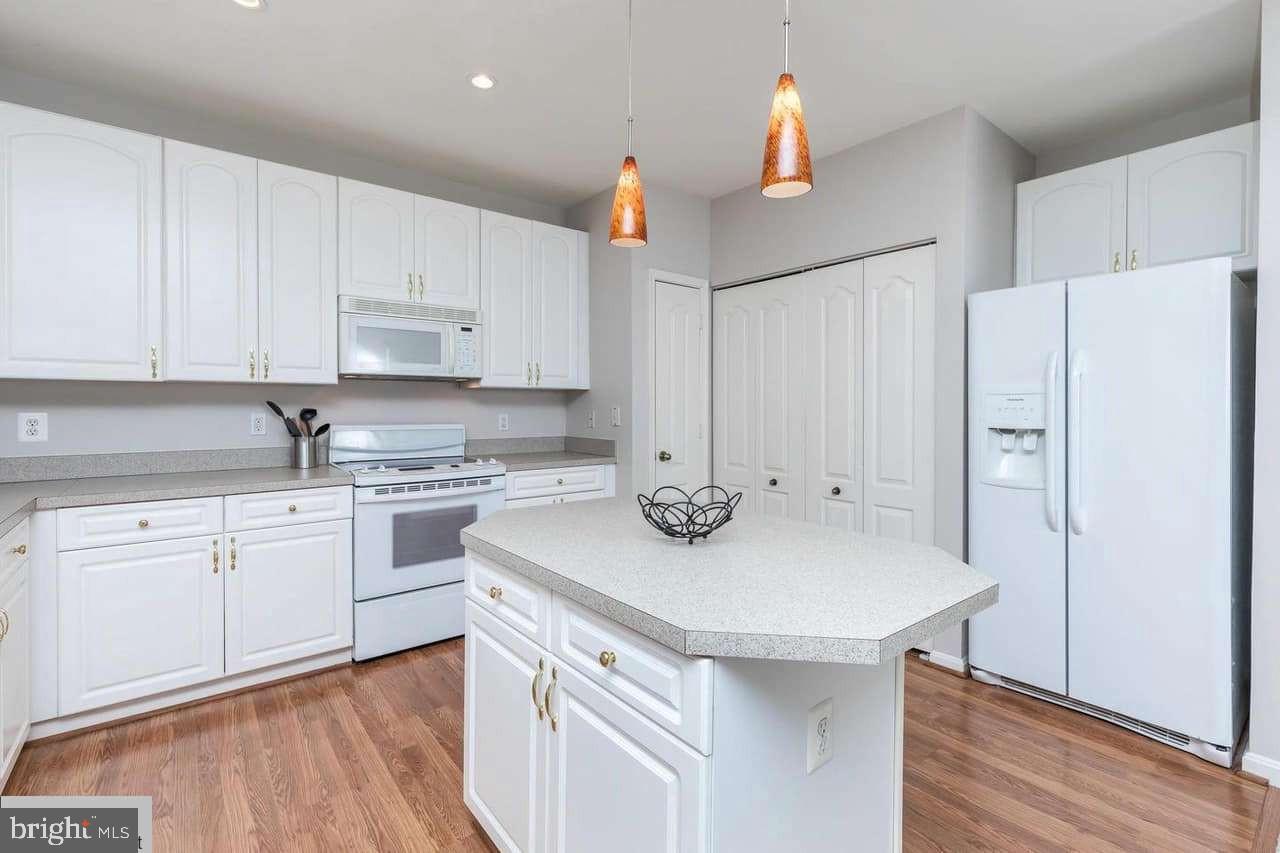 HUNT VALLEY ESTATES - Residential