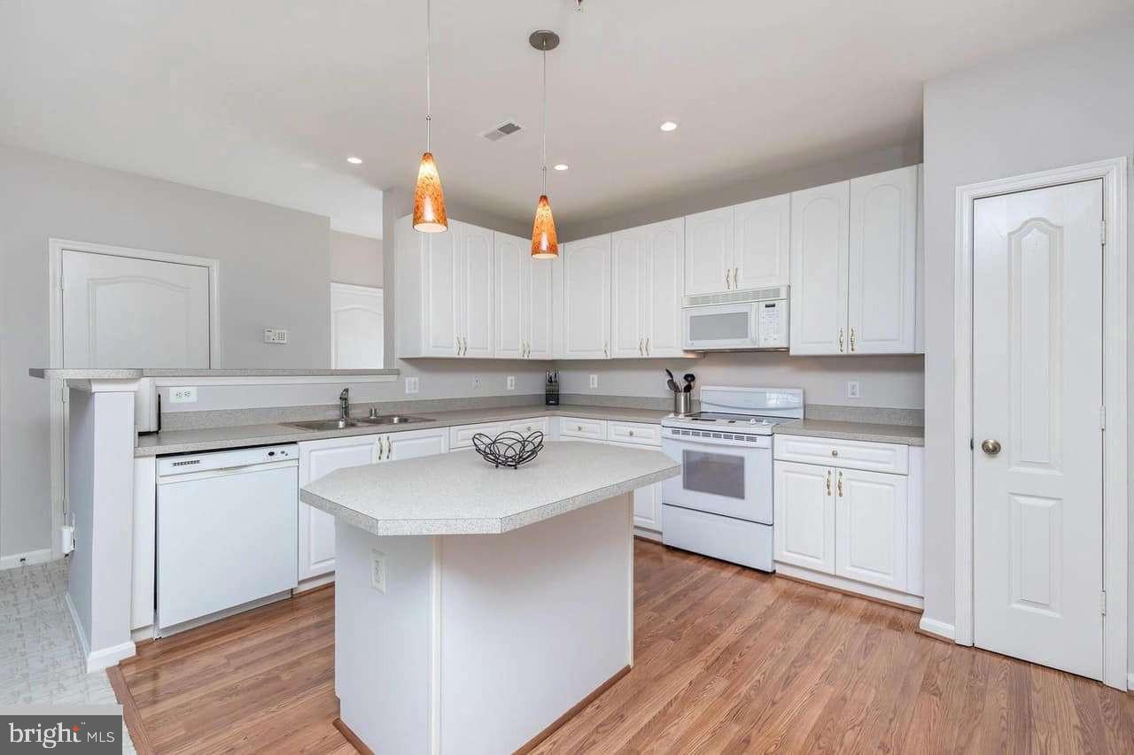 HUNT VALLEY ESTATES - Residential