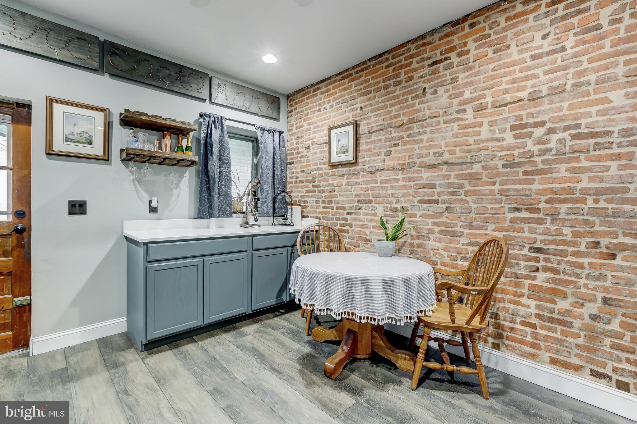 LOCUST POINT - Residential Lease