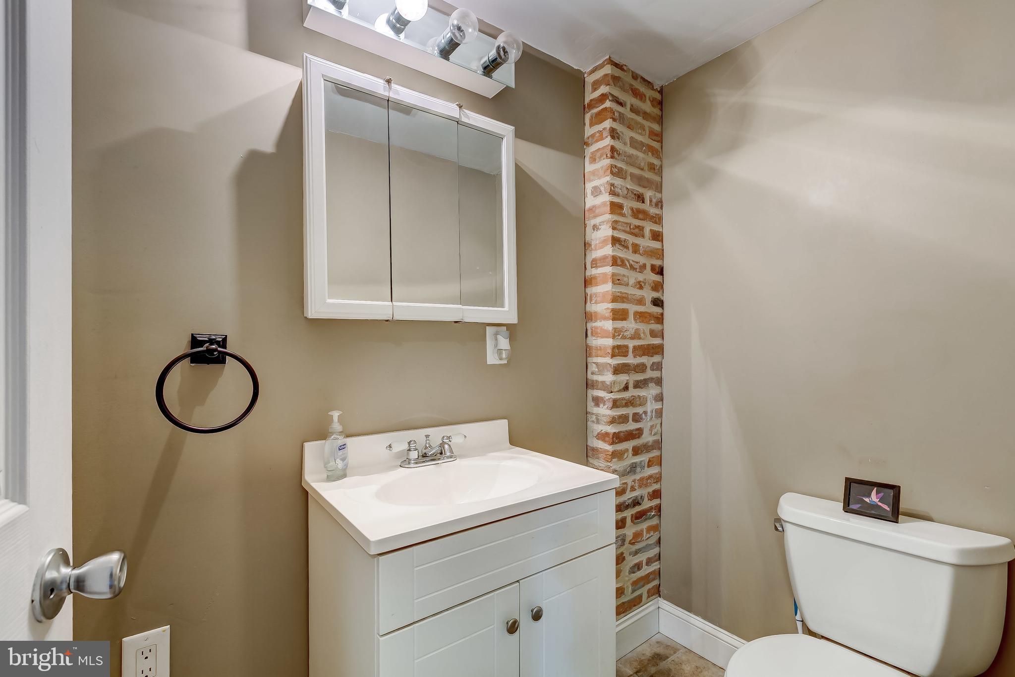LOCUST POINT - Residential Lease