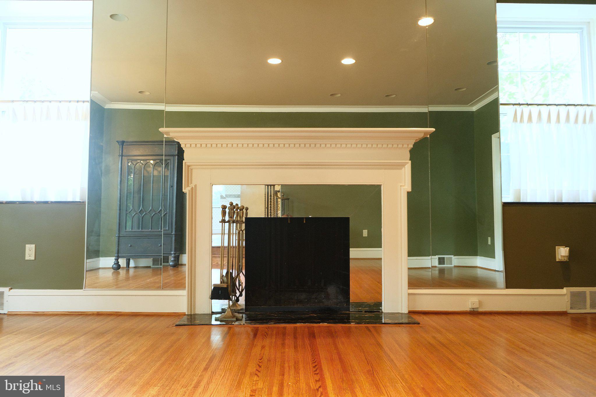 ELKINS PARK - Residential