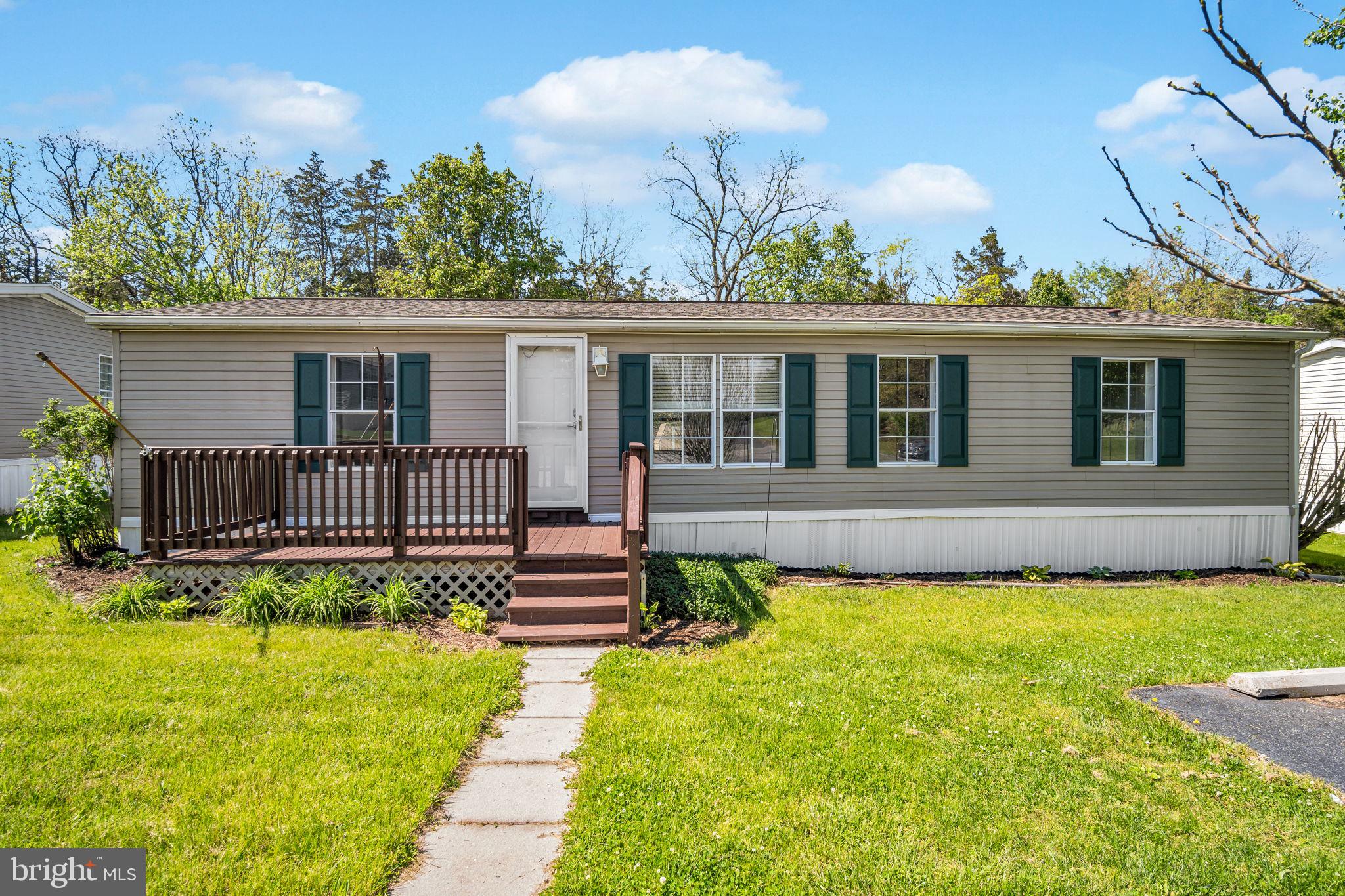 COUNTRY VIEW MANOR - Residential