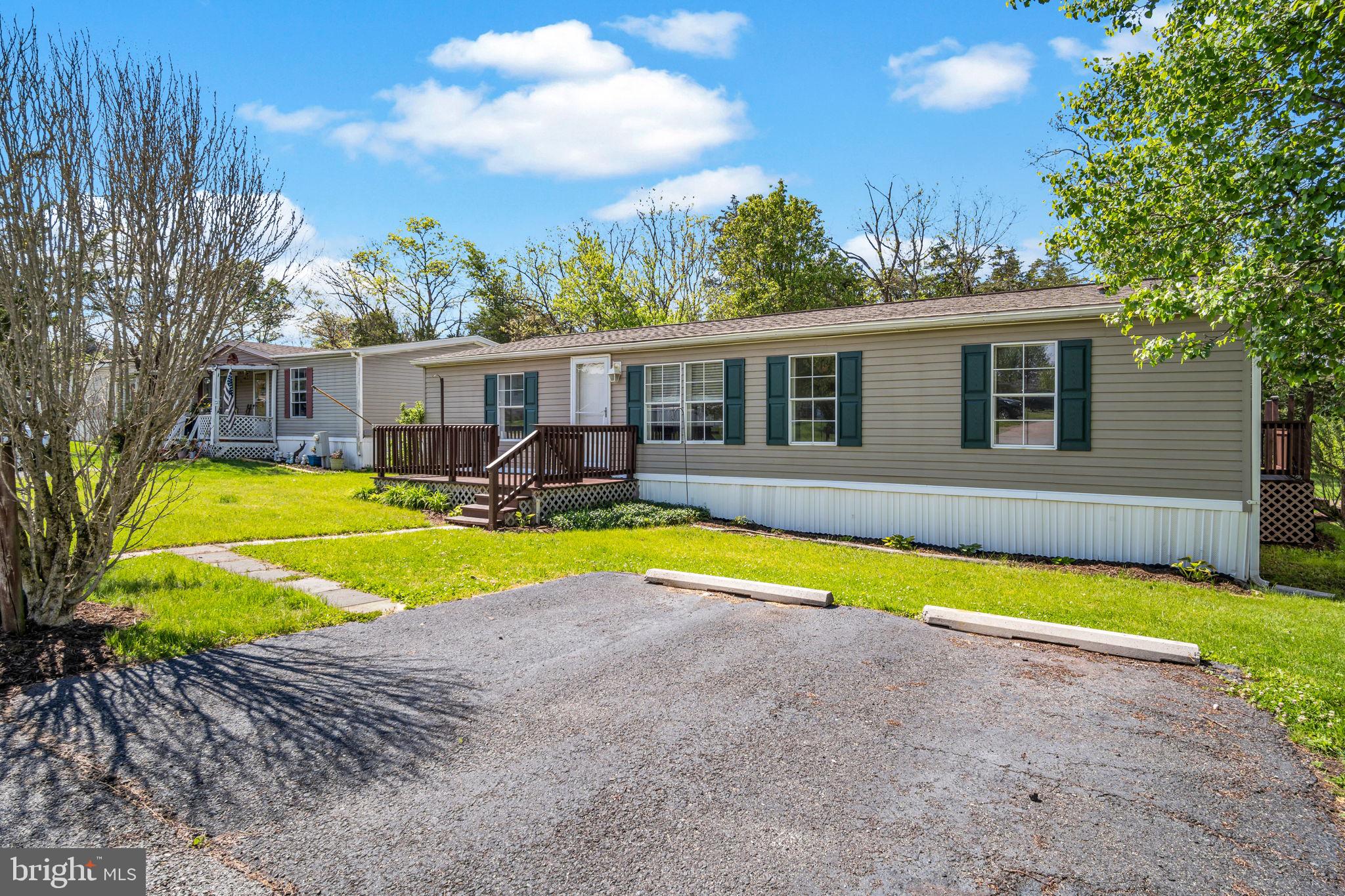 COUNTRY VIEW MANOR - Residential