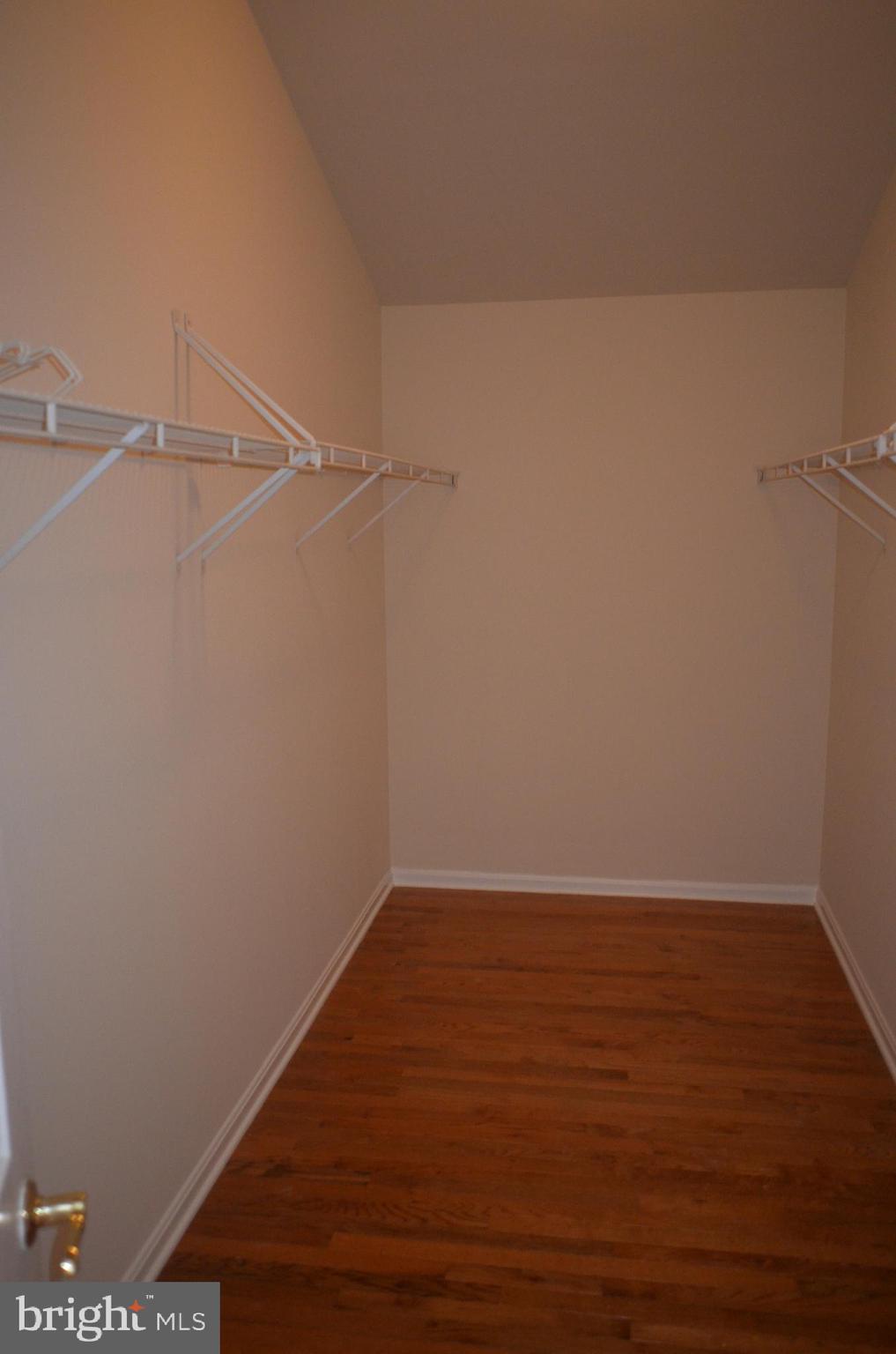 CHEVERLY OAKS - Residential