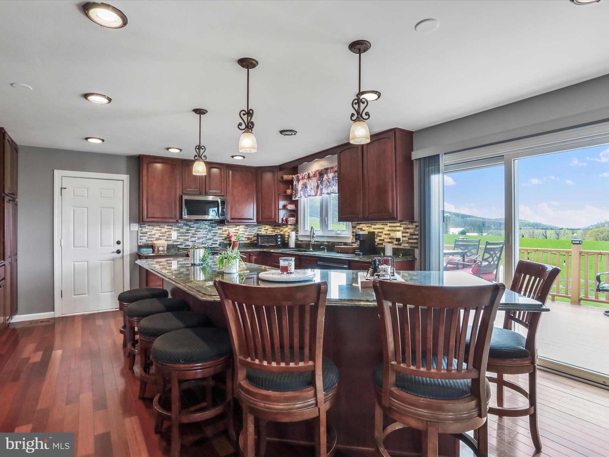 PROMISE LAND - Residential
