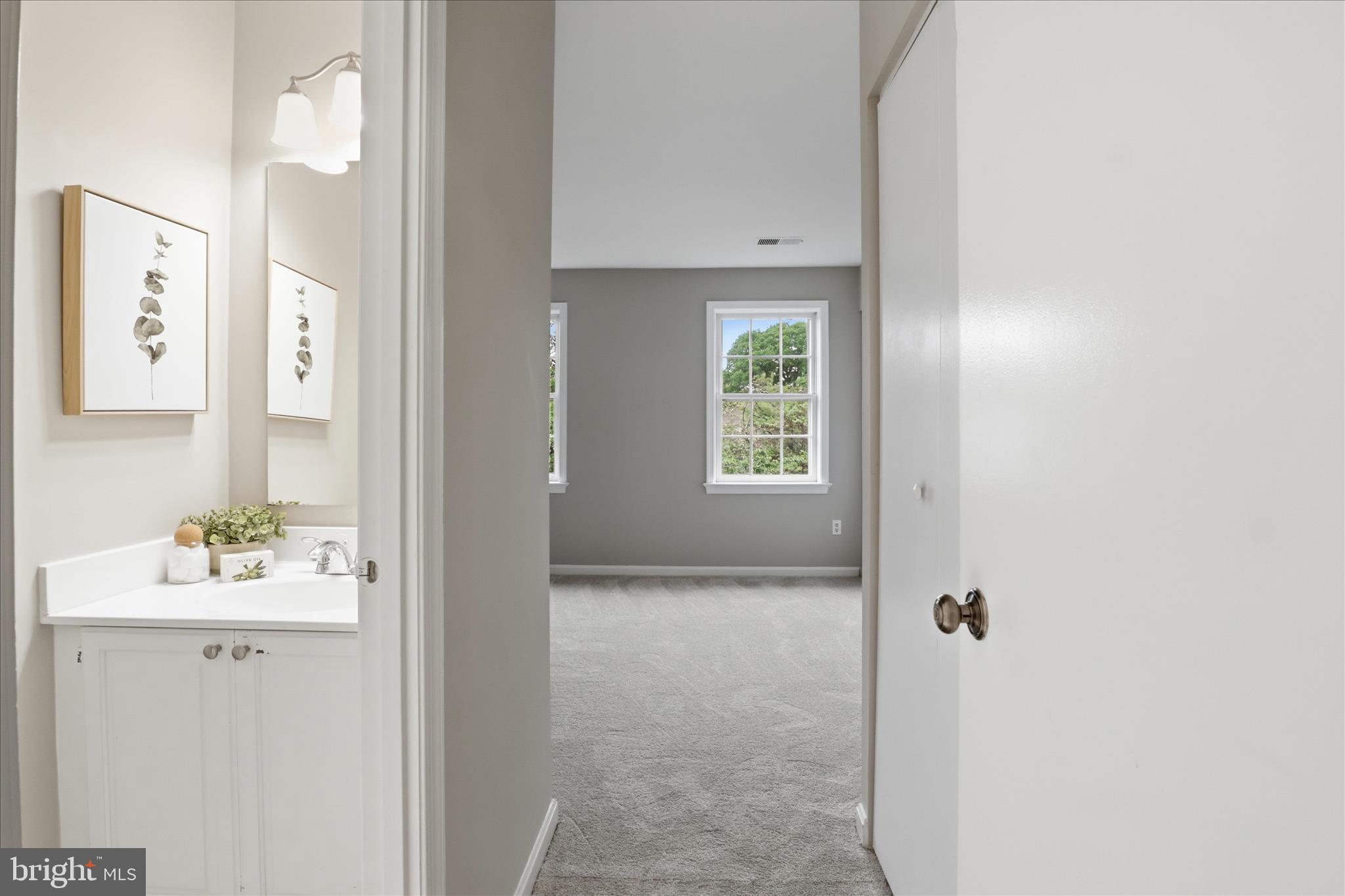 LAUREL MEWS - Residential