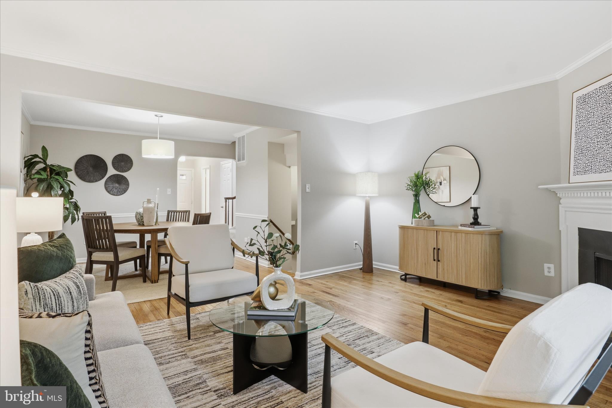 LAUREL MEWS - Residential