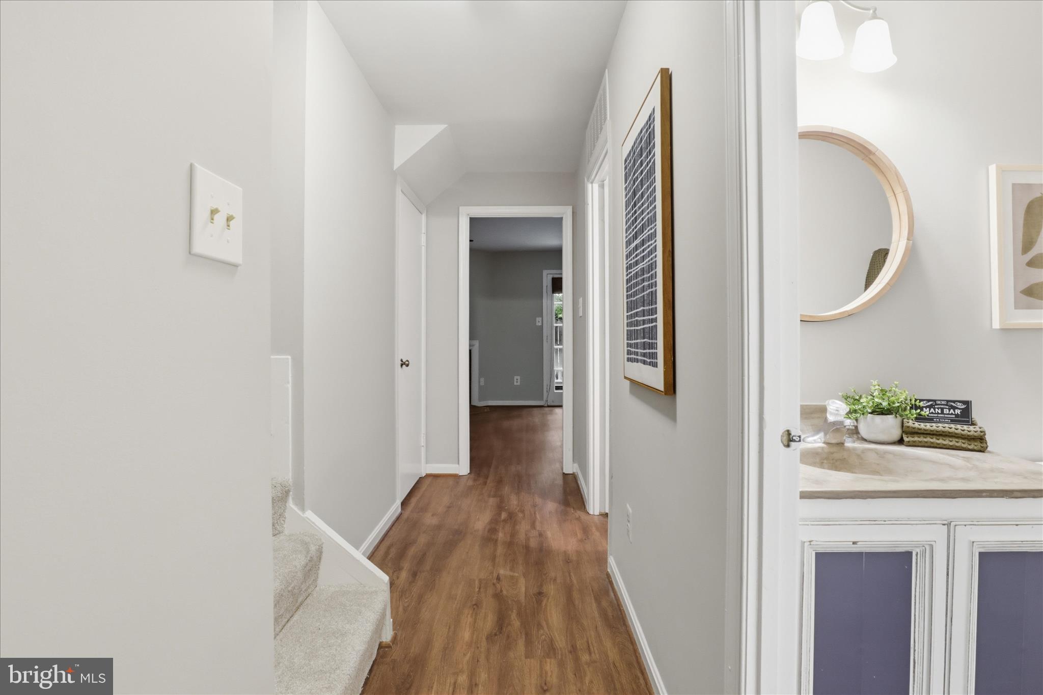 LAUREL MEWS - Residential