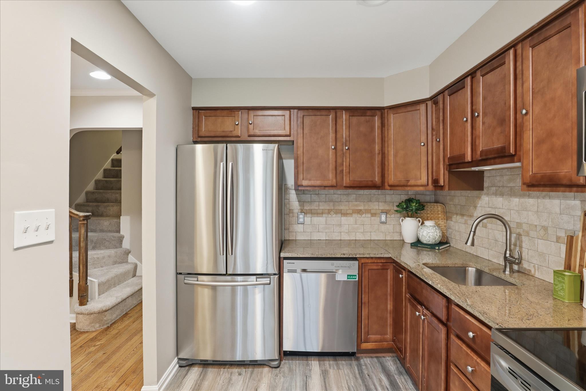LAUREL MEWS - Residential