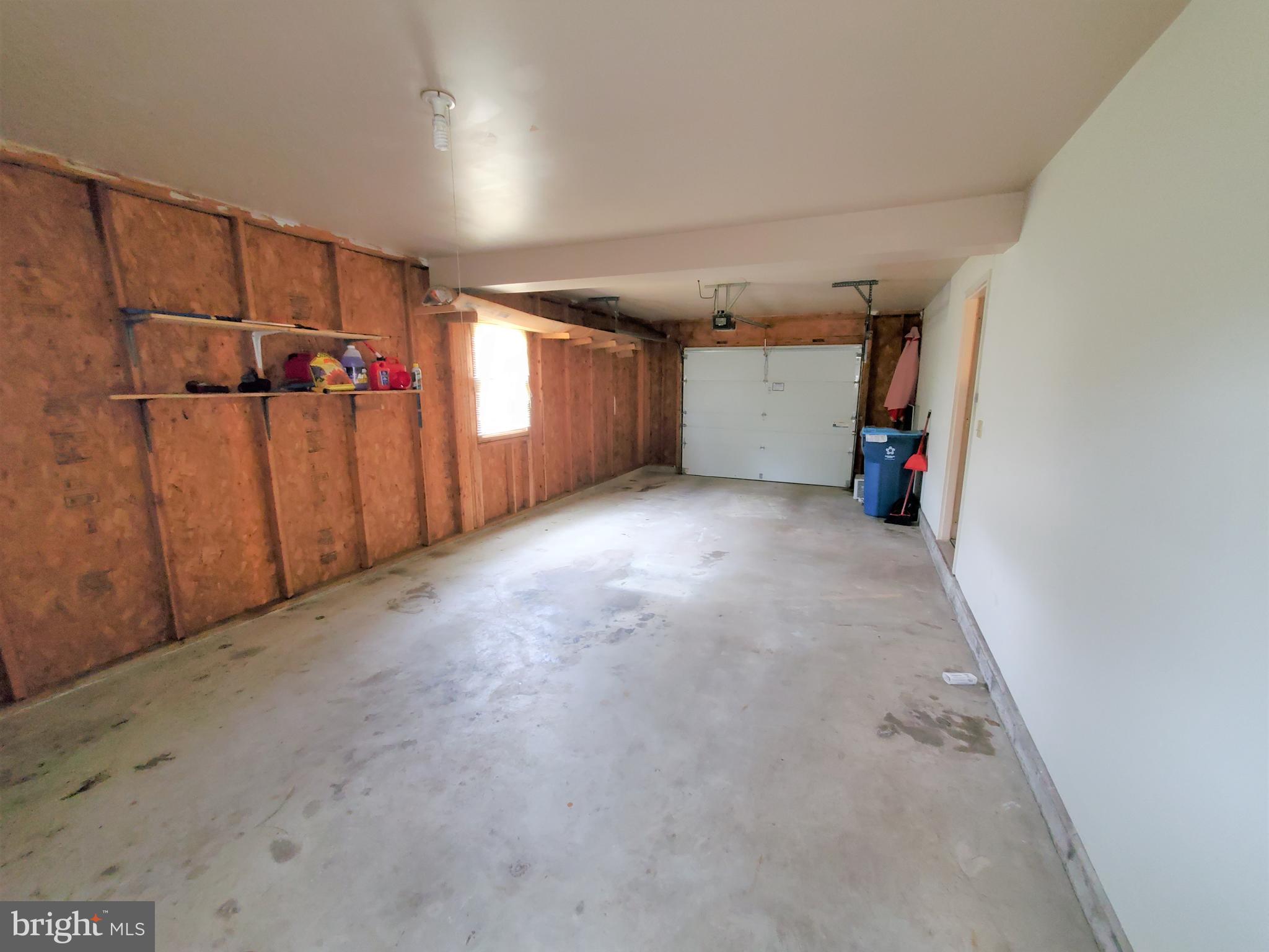 TWIN HILLS - Residential Lease