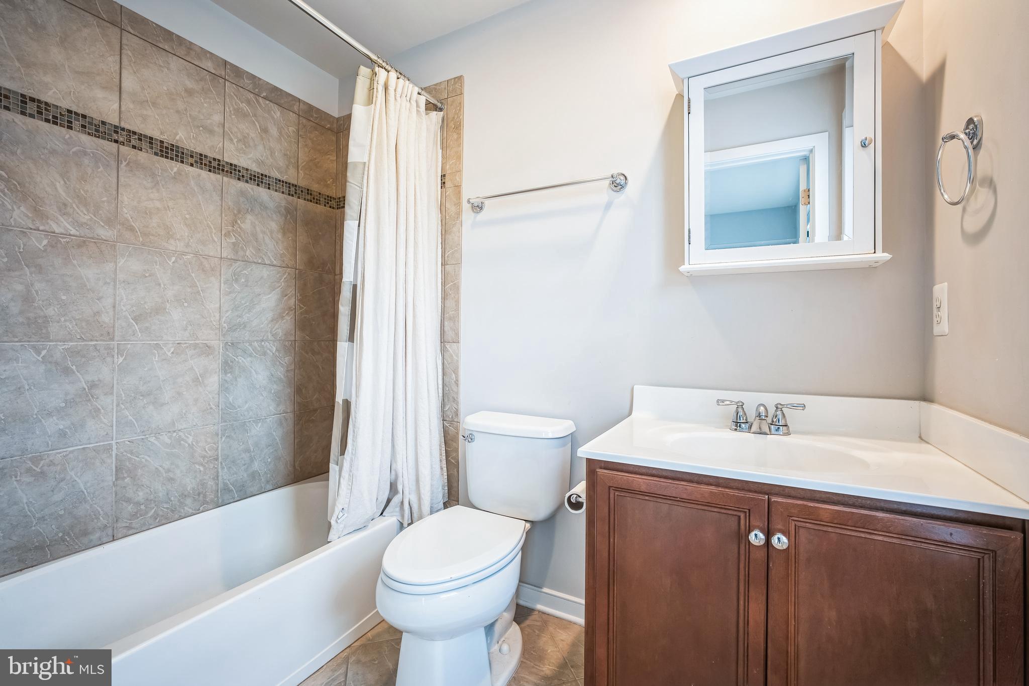 MOSAIC AT MERRIFIELD - Residential Lease