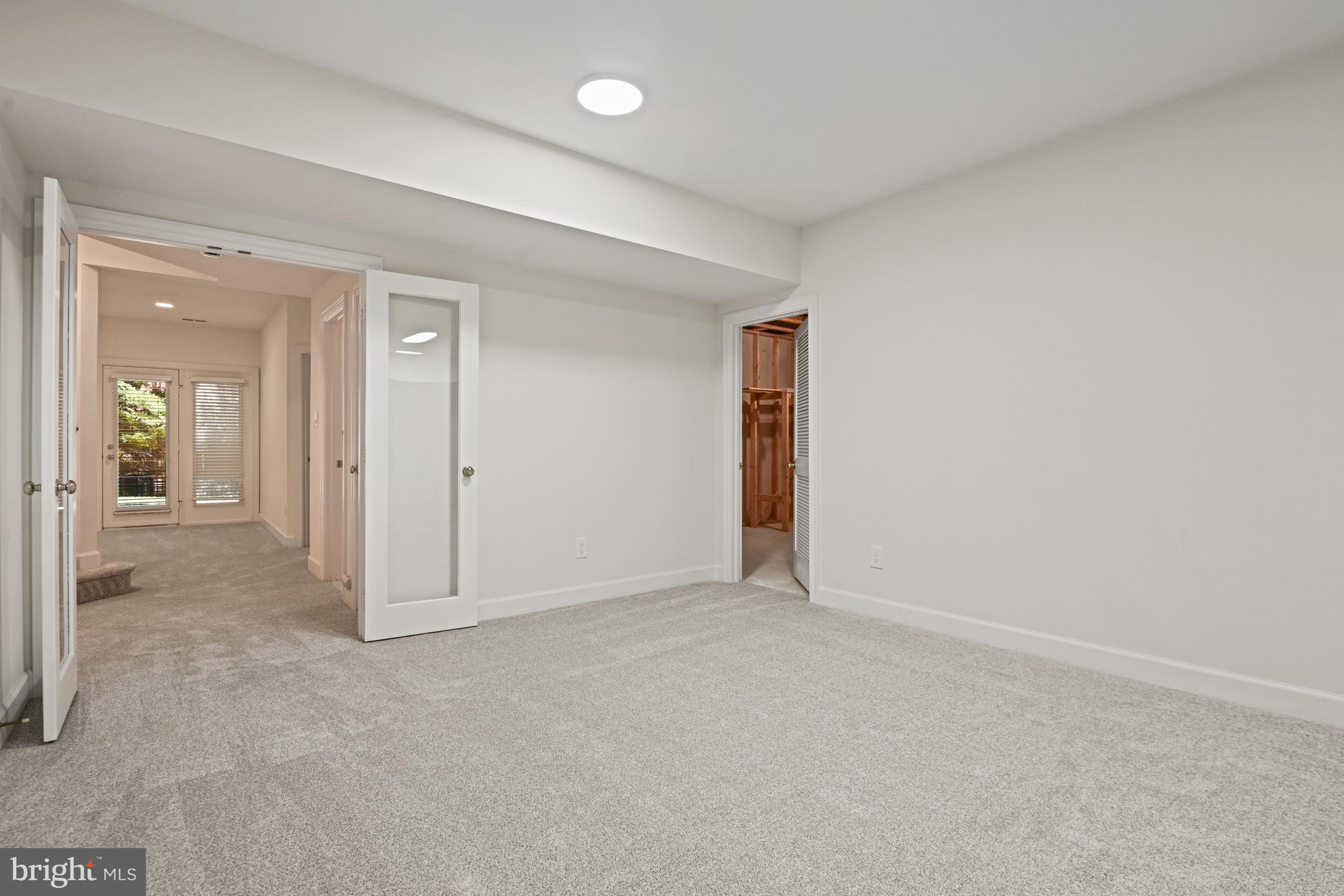 ONE CAMERON PLACE - Residential