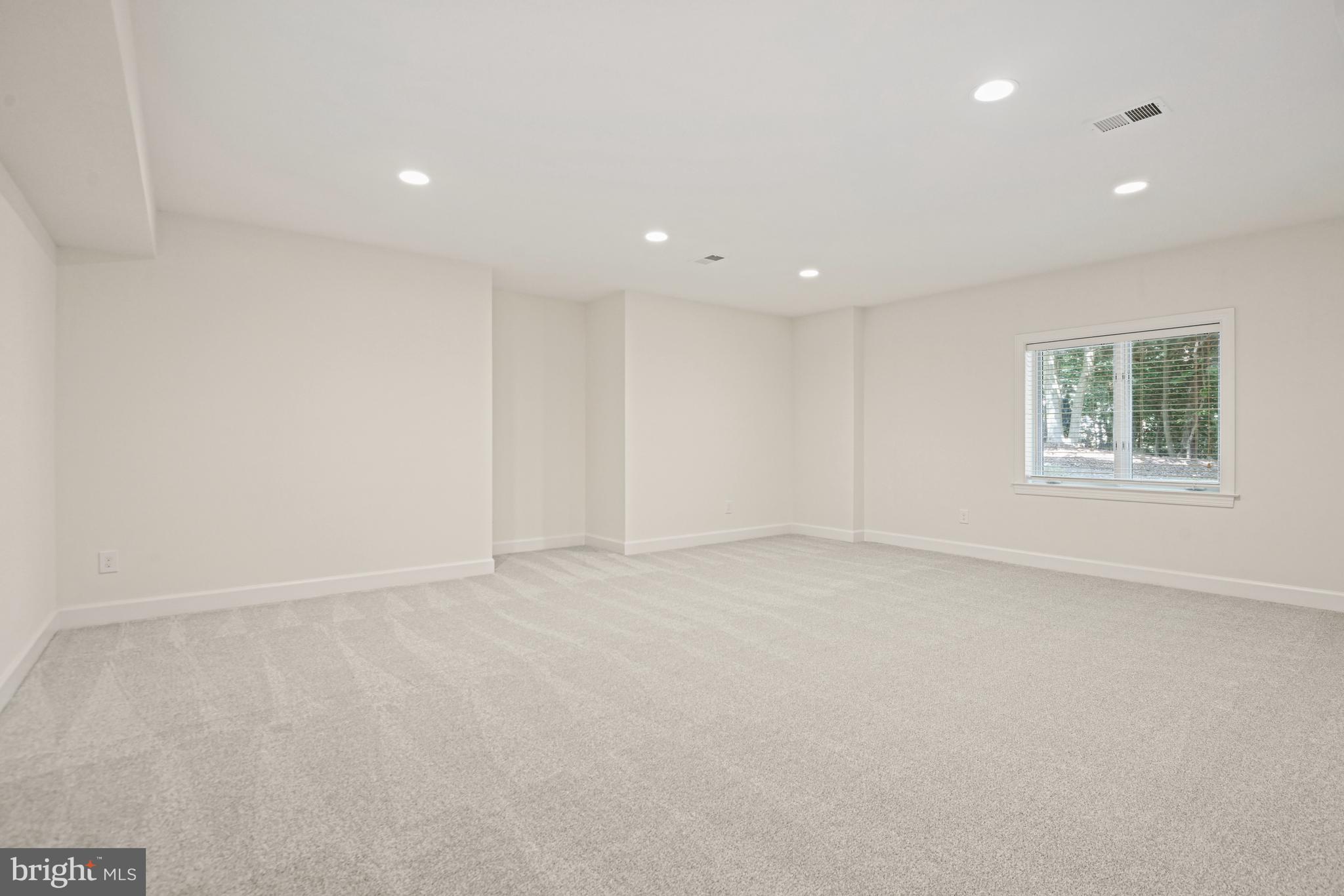 ONE CAMERON PLACE - Residential