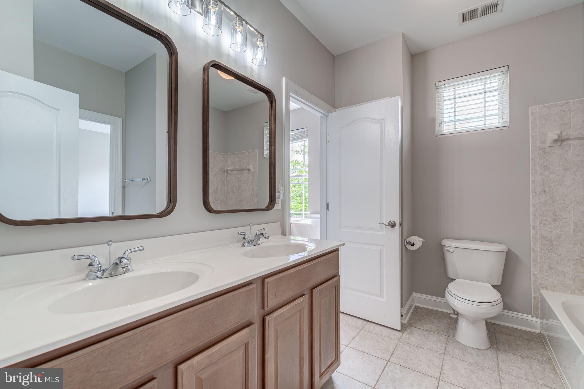 HAMLET AT LEESBURG - Residential