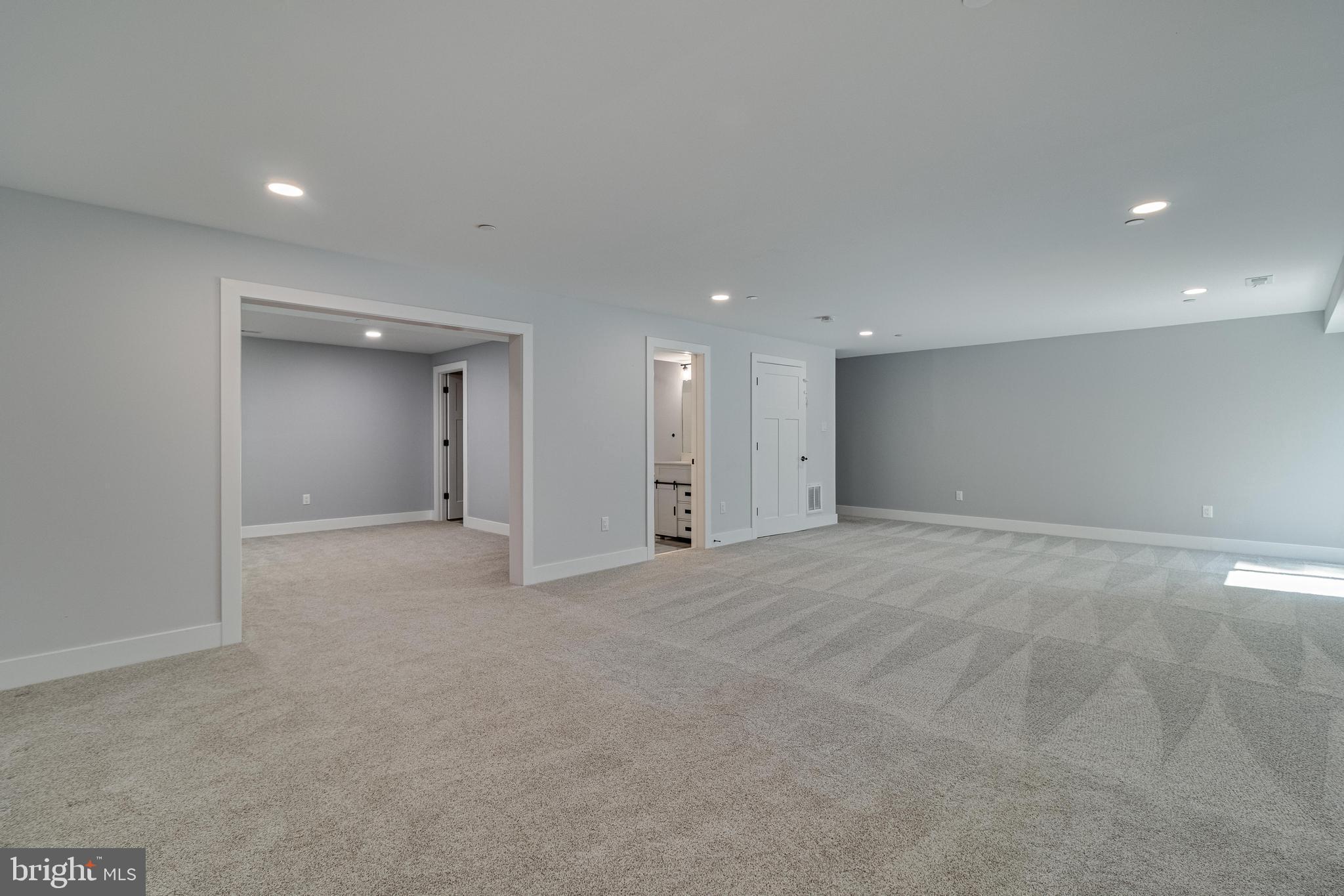 CLIFFTON ON THE POTOMAC - Residential