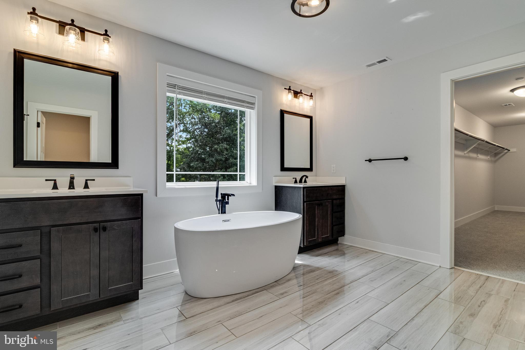 CLIFFTON ON THE POTOMAC - Residential