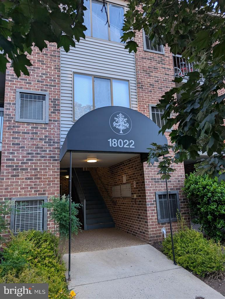 FARMINGDALE - Residential