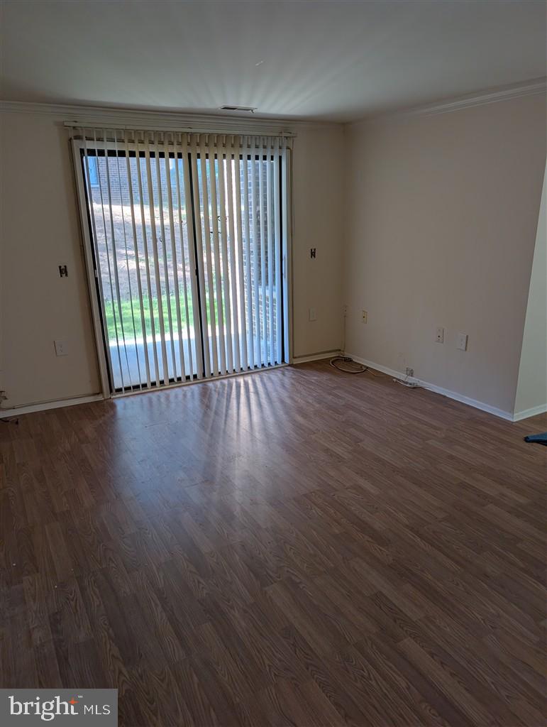 FARMINGDALE - Residential