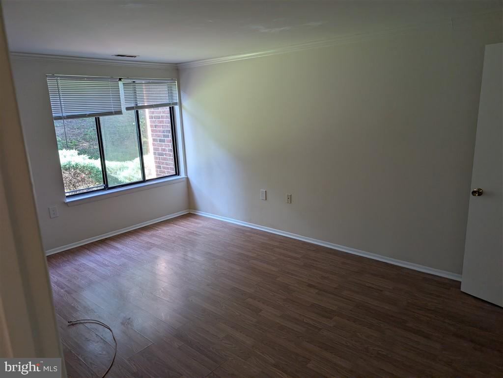 FARMINGDALE - Residential