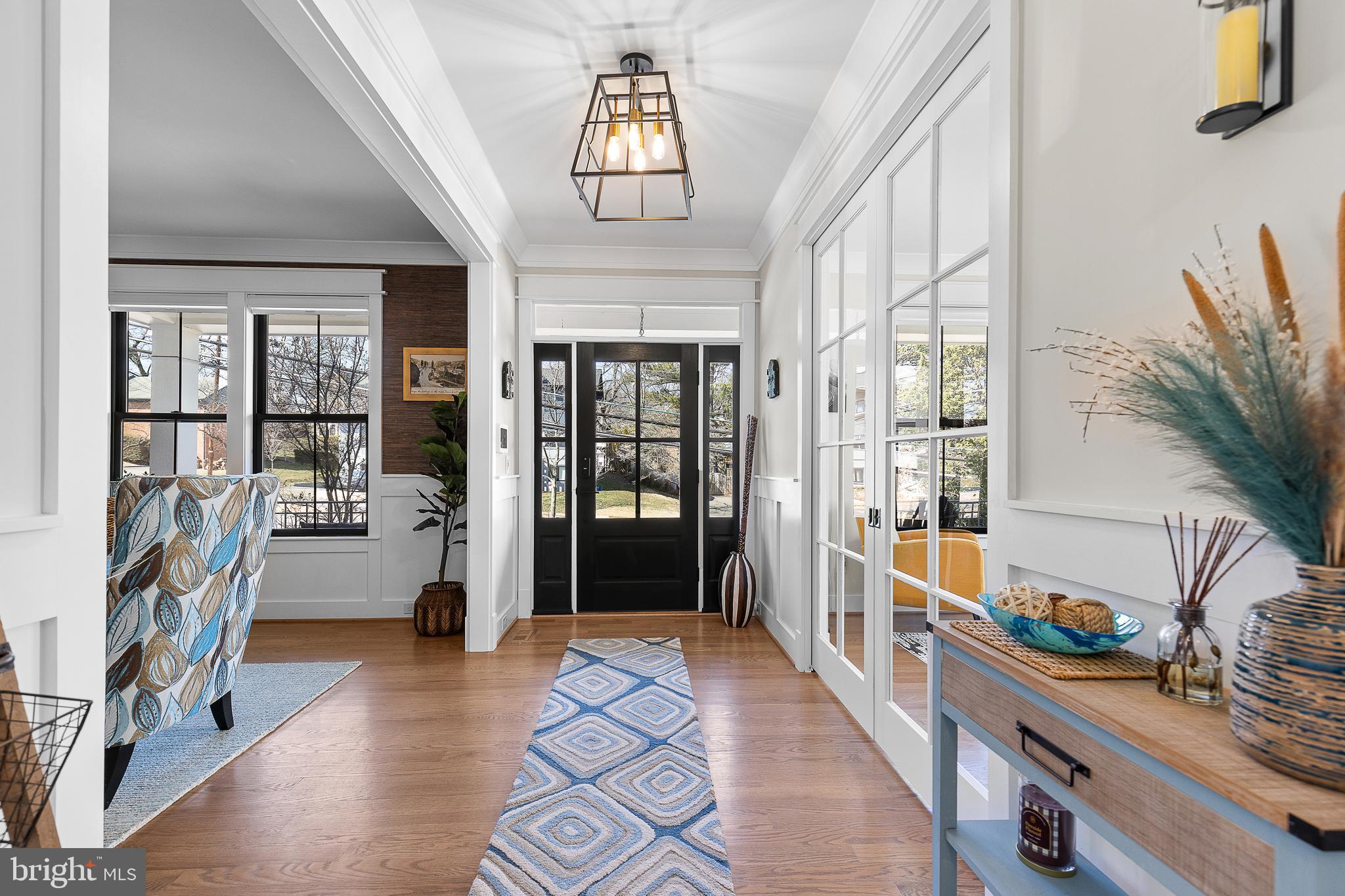 CRESCENT HILLS - Residential