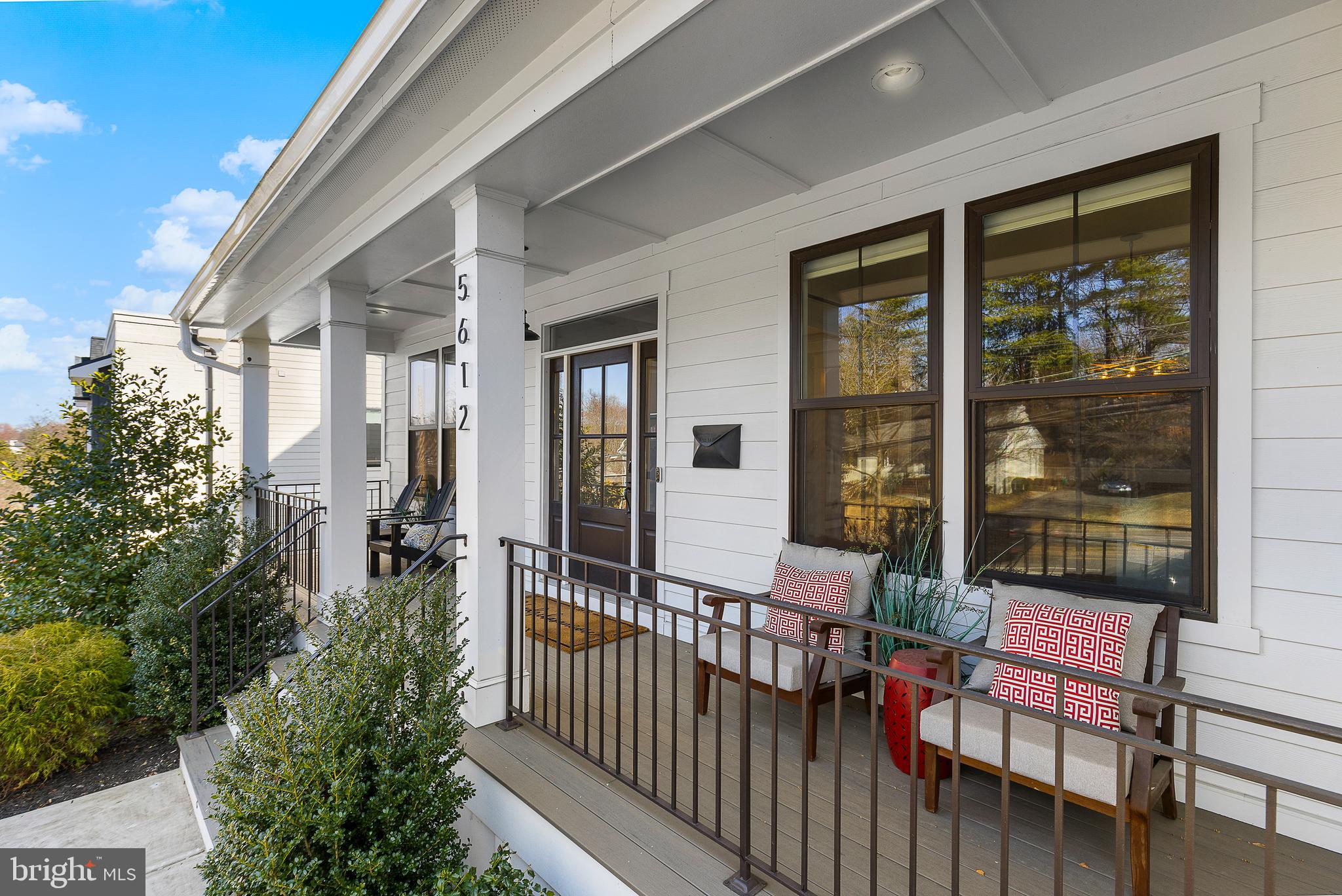 CRESCENT HILLS - Residential