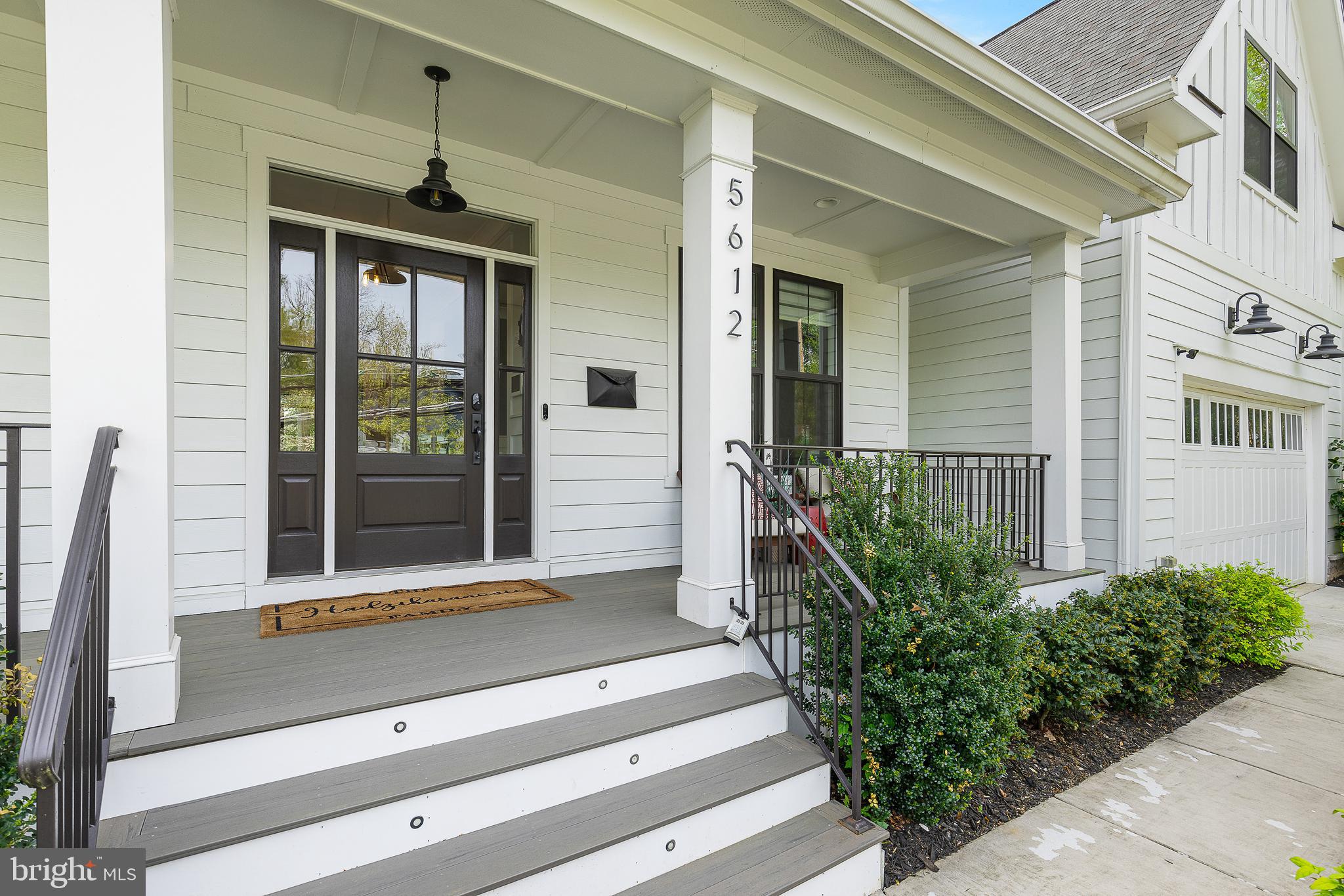 CRESCENT HILLS - Residential