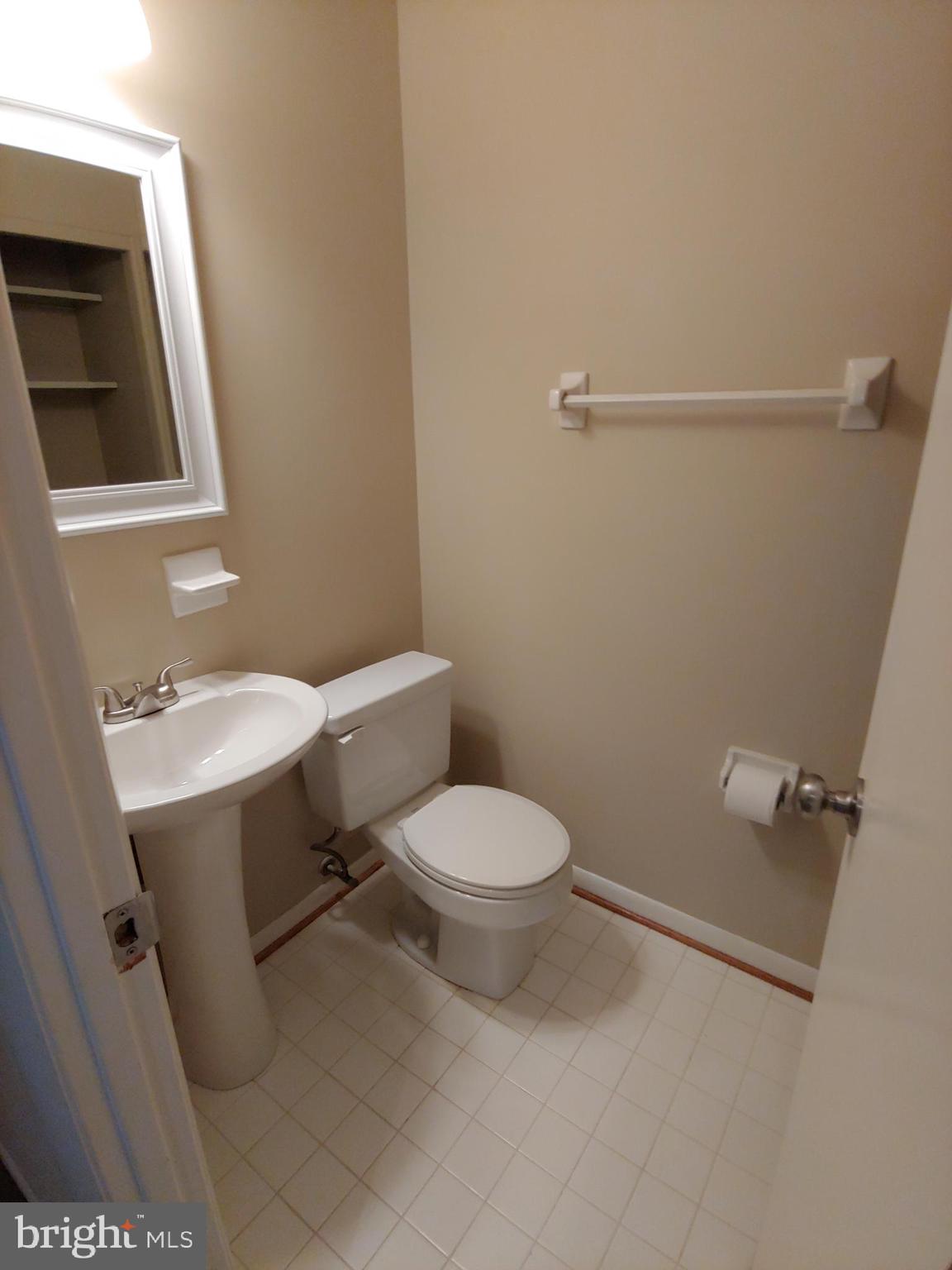DULANEY VALLEY GARDENS - Residential Lease