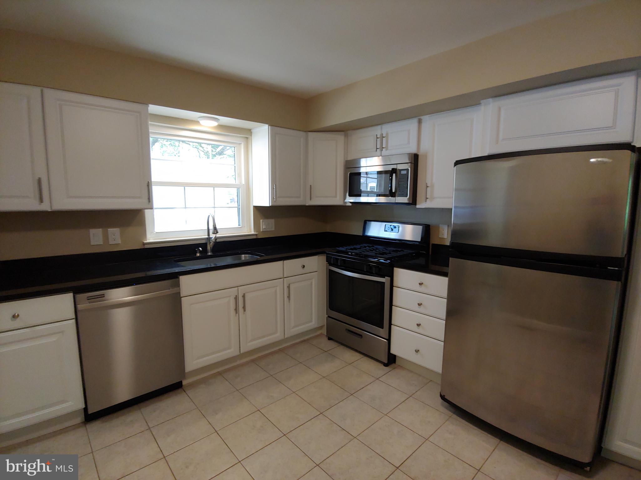 DULANEY VALLEY GARDENS - Residential Lease