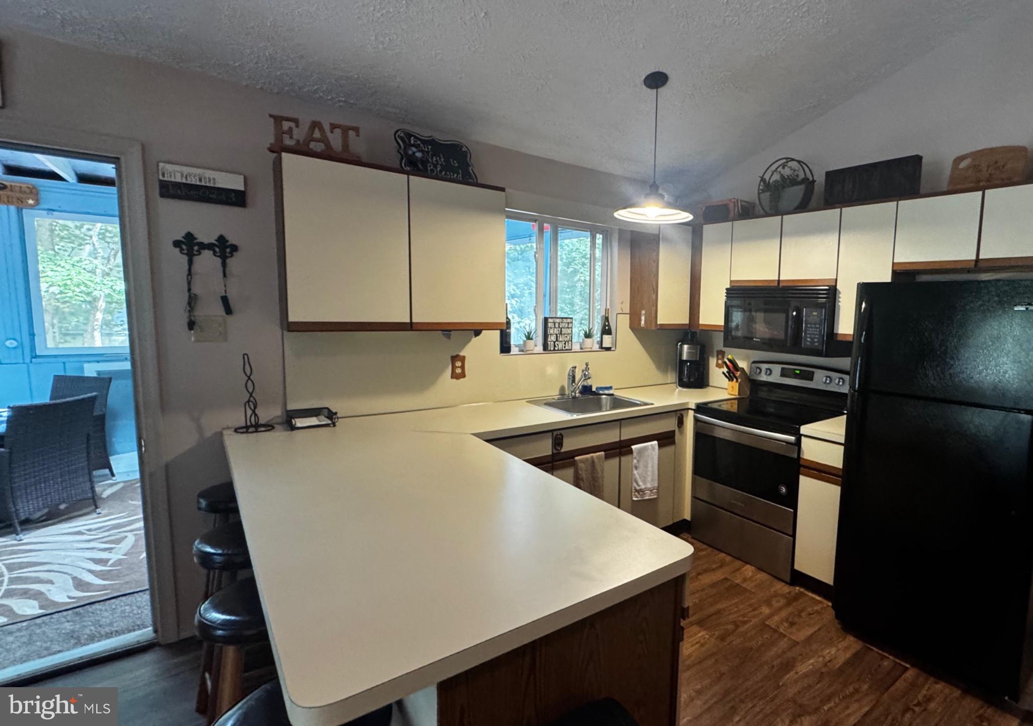 TOWAMENSING TRAILS - Residential