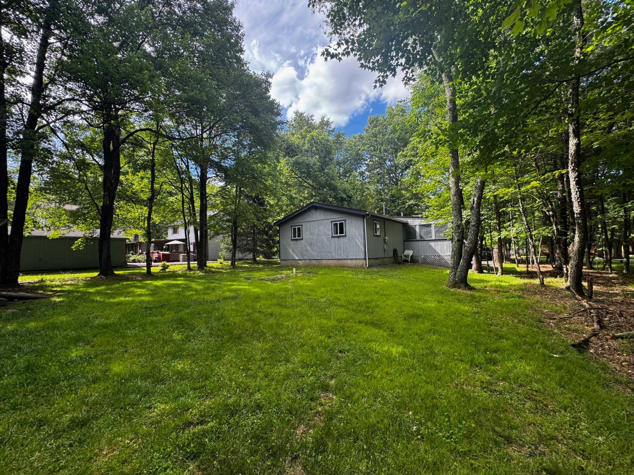 TOWAMENSING TRAILS - Residential