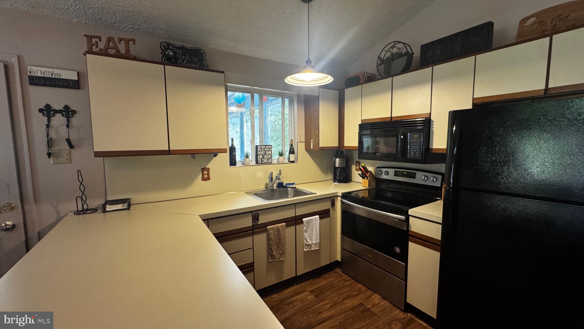 TOWAMENSING TRAILS - Residential