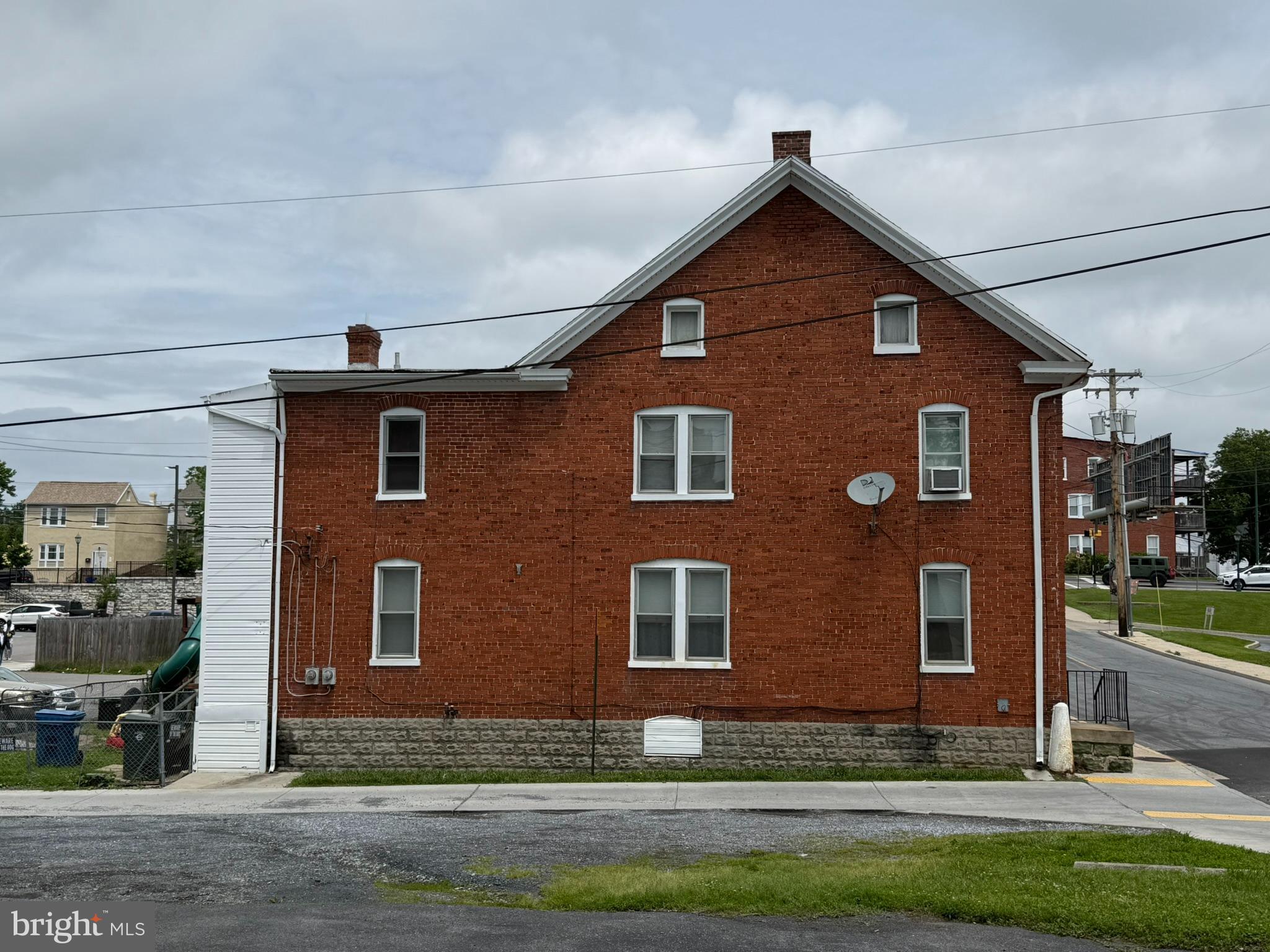 HAGERSTOWN - Residential