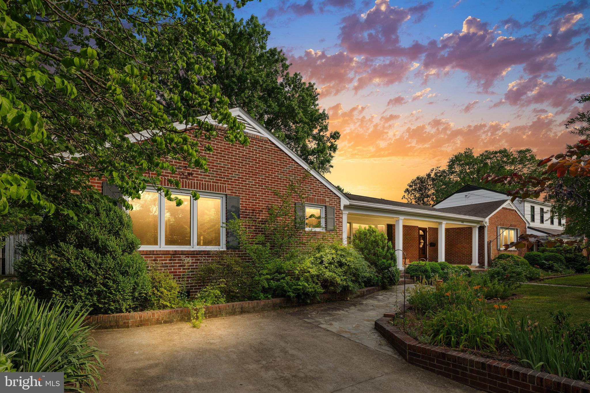 COLLEGE HEIGHTS - Residential