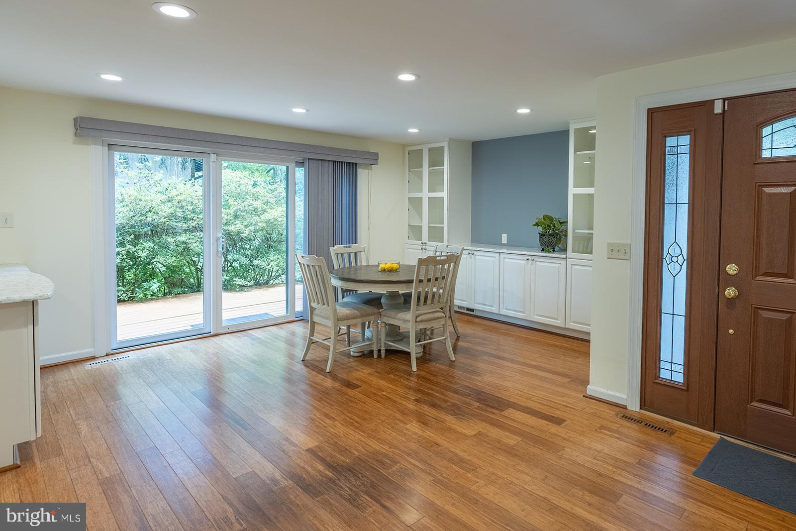 OAKLAND MILLS - Residential