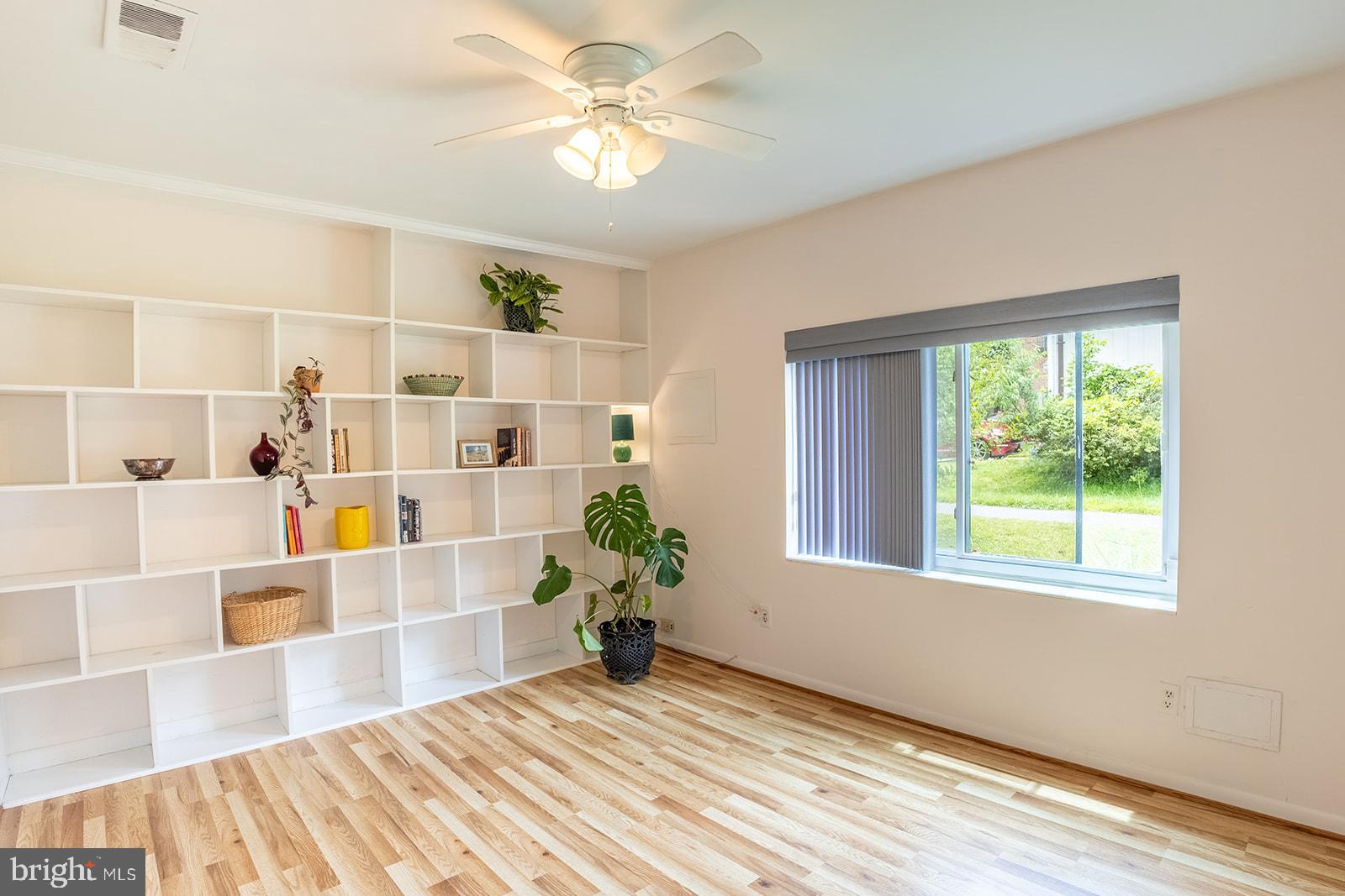 OAKLAND MILLS - Residential