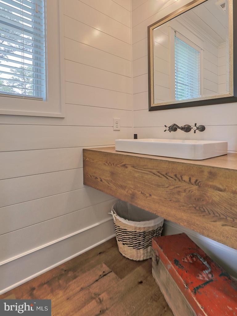 MARINERS RETREAT - Residential