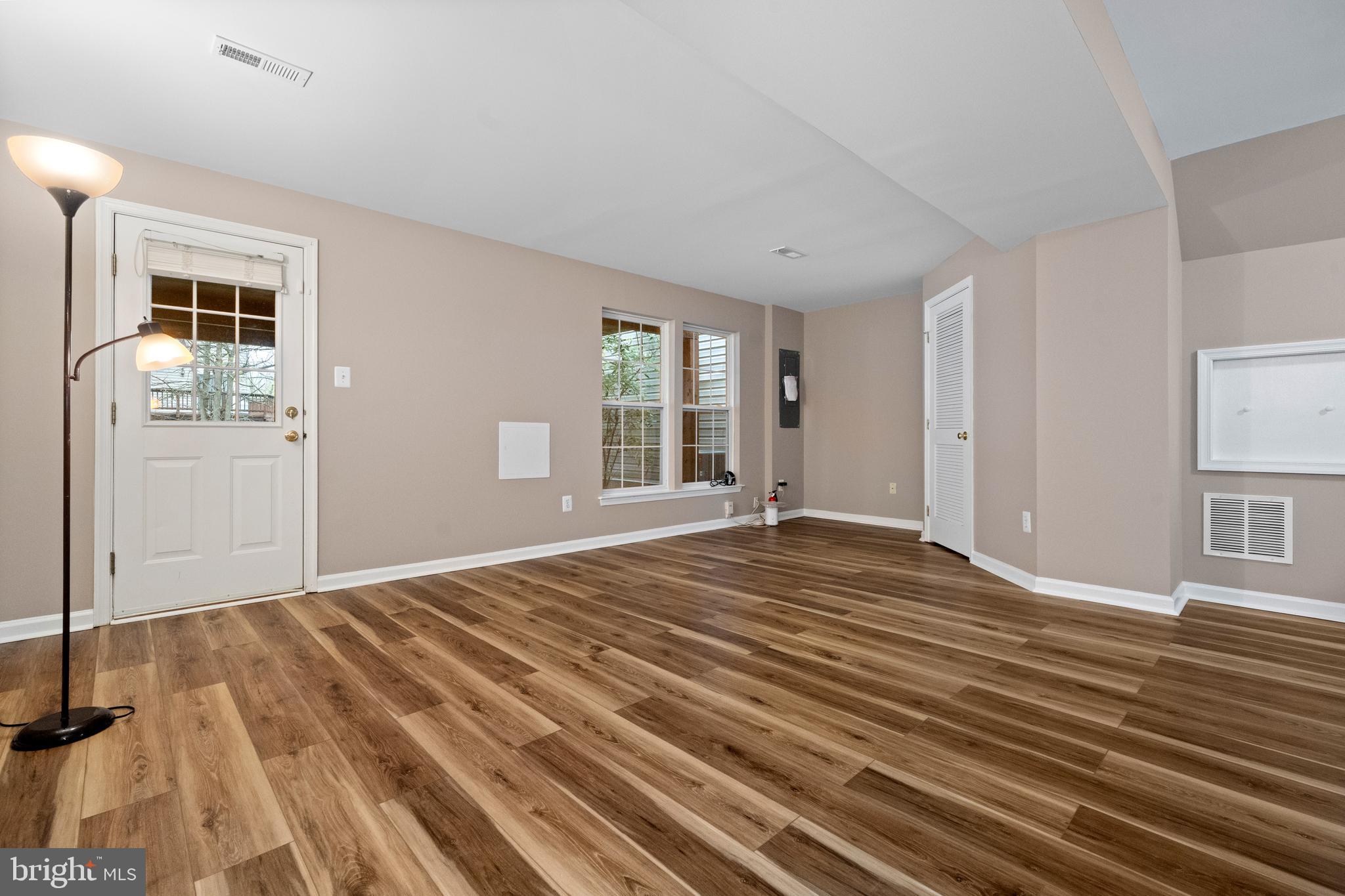 SOUTH RIDING - Residential