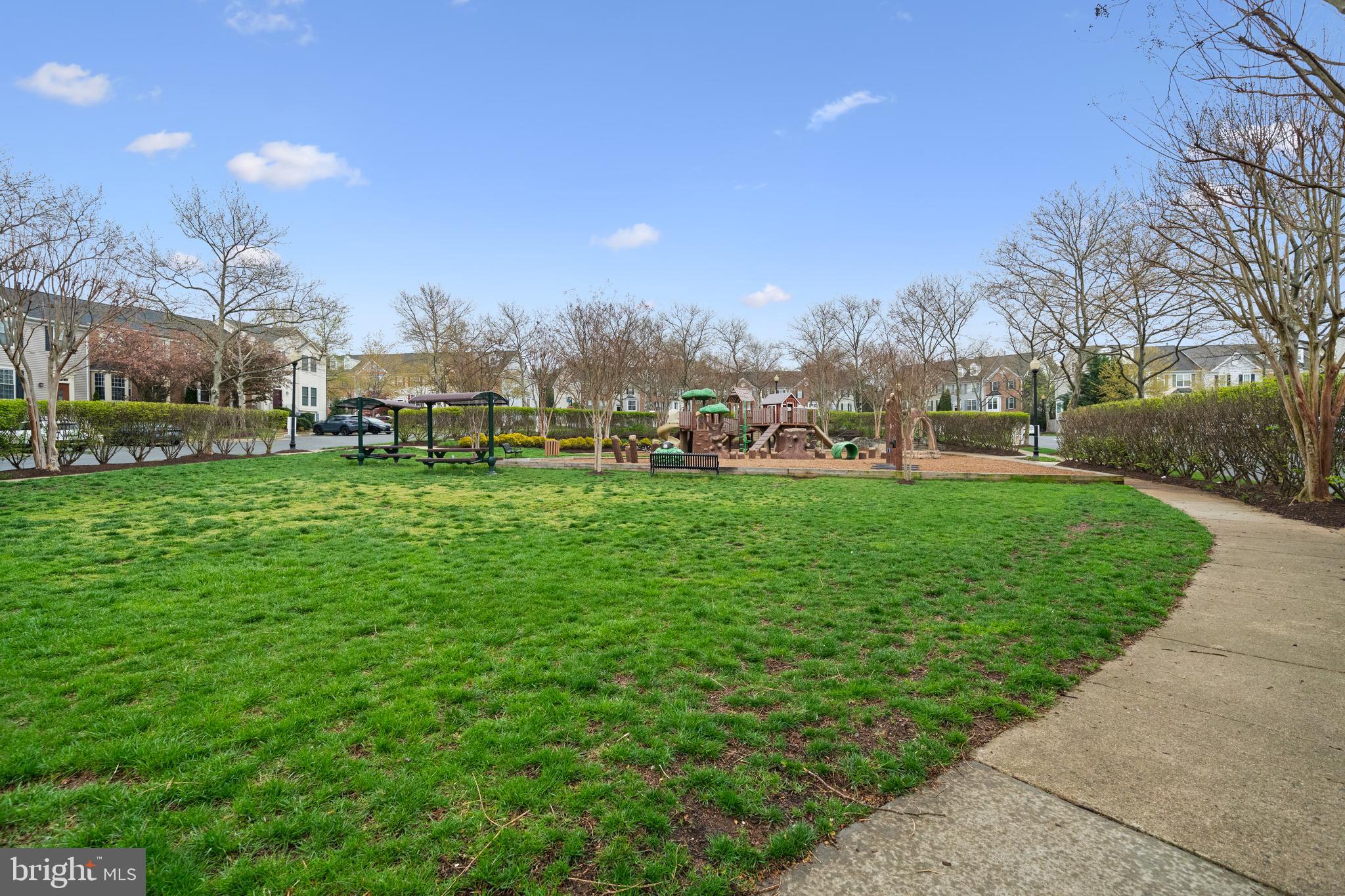 SOUTH RIDING - Residential
