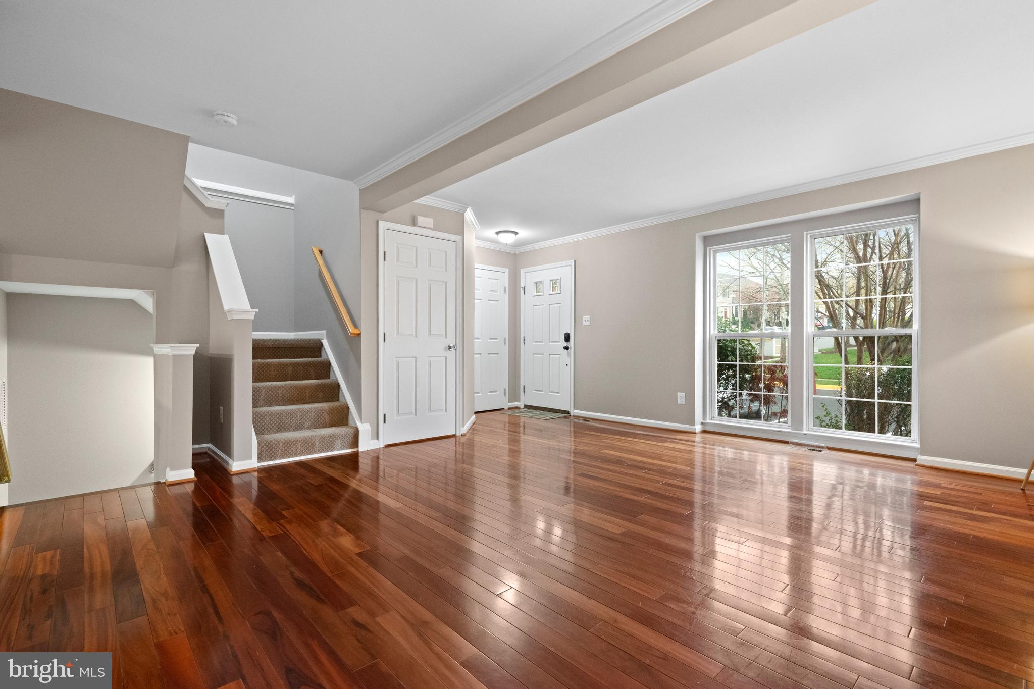 SOUTH RIDING - Residential