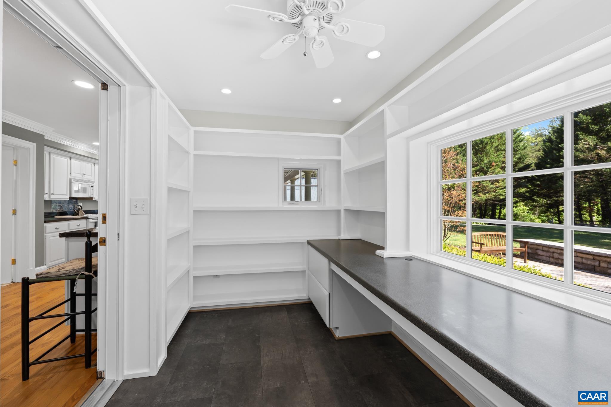 DAWSONVILLE - Residential